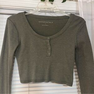 Aeropostale Cropped Long sleeve
Green
Size large
Barely worn